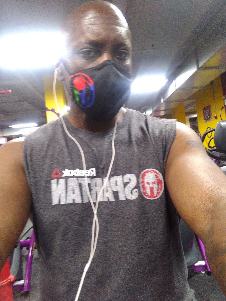 sirtimothysings's tweet photo. Happy Friday!! Mid morning workout flow! #SpartanUp #titanTim #journeytogettingshredded https://t.co/rhacEnam4l