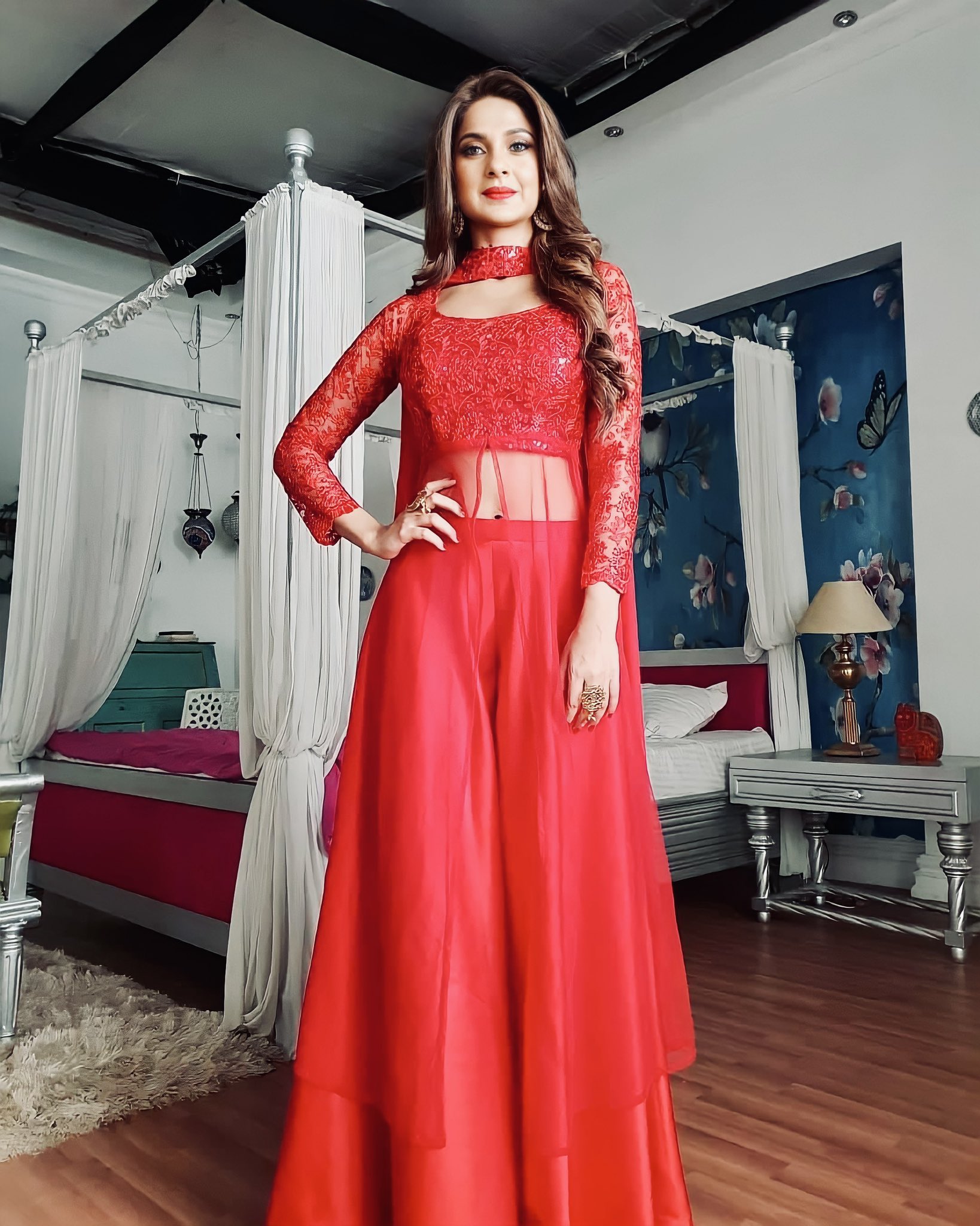 on X Zoya s suits JenniferWinget https t MBArSdH7w5 X