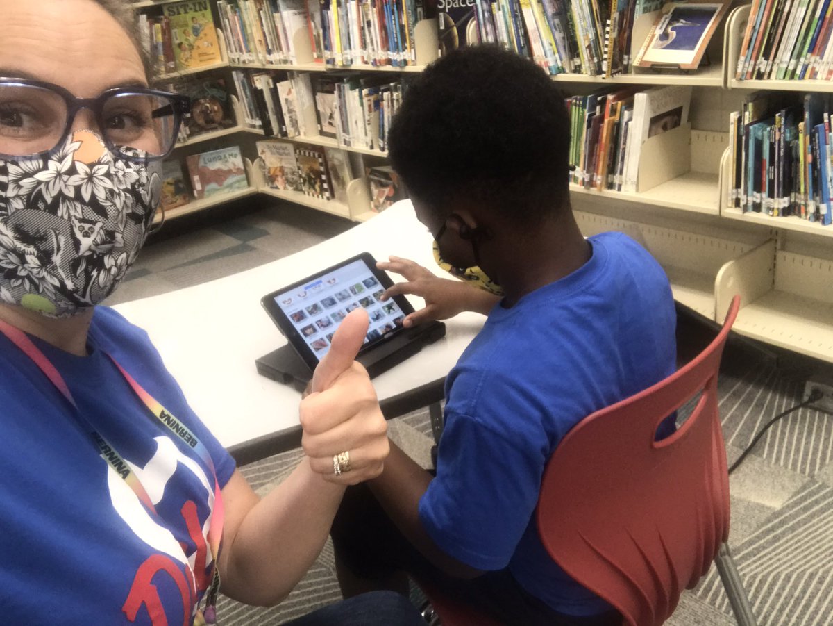 CenterDunbar's tweet photo. How exciting! We are setting up our students for a spring break of reading thanks to @Hillsedufnd , @HillsboroughSOE and #myon ! #transformationschool #hubofschool #springbreak #reading https://t.co/fftfBI2X6U
