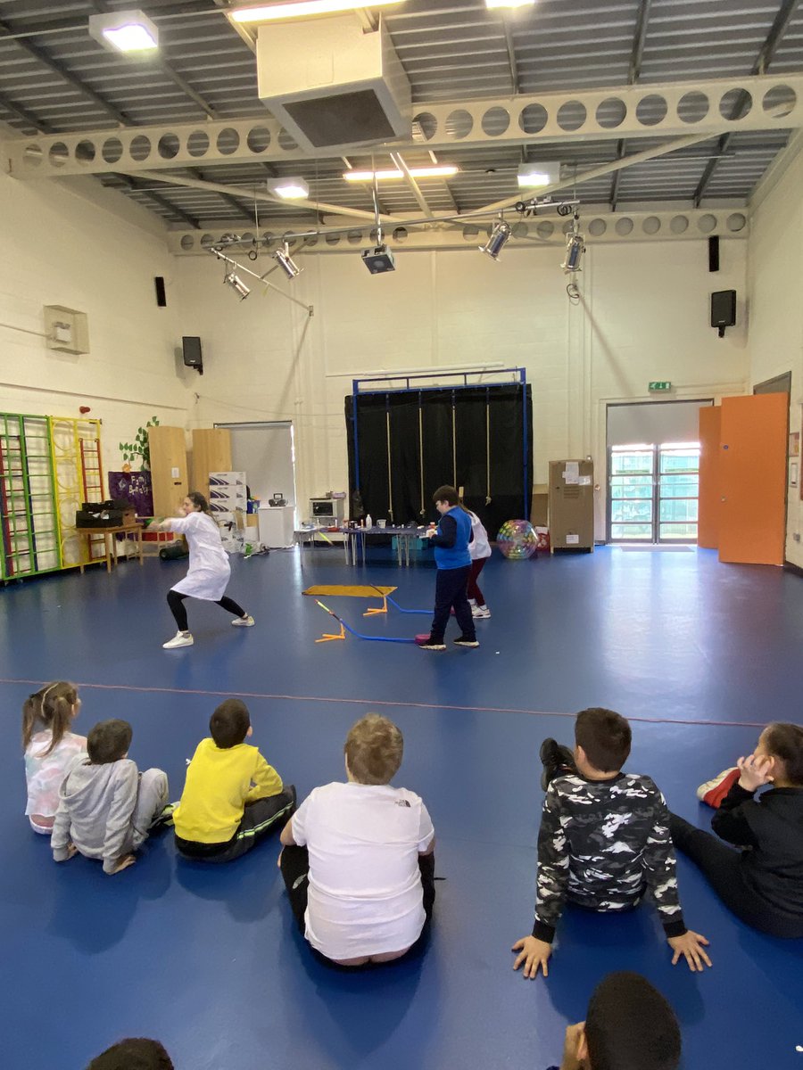 MrHodgeMLP's tweet photo. Y3/4 absolutely loved the silly science workshop from @educationgroup today! @MissHoltMLP @MabLanePri https://t.co/aZZyExYcqz