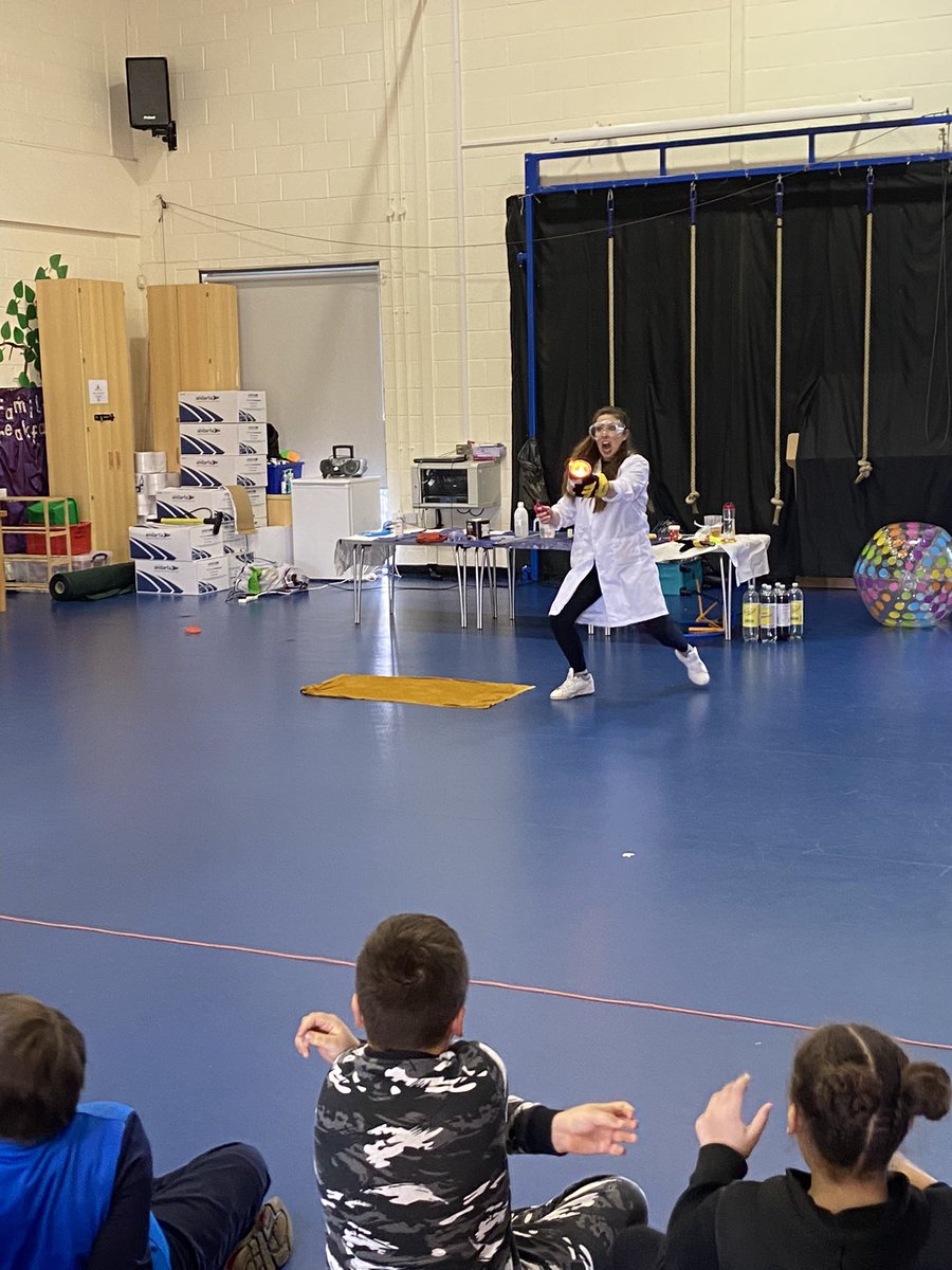MrHodgeMLP's tweet photo. Y3/4 absolutely loved the silly science workshop from @educationgroup today! @MissHoltMLP @MabLanePri https://t.co/aZZyExYcqz