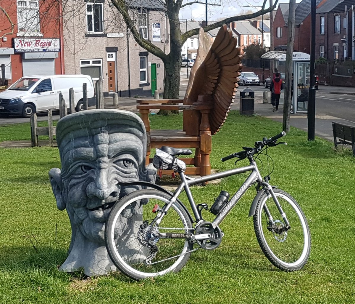 PaulAntcliffe1's tweet photo. It always feels heart-warming to find a seat at the table, especially when #cycling into a headwind to reach the top of Wincobank. #Essentialexercise #FeelGoodFriday #TheOutdoorCity https://t.co/Uc5Zd0Fw1k