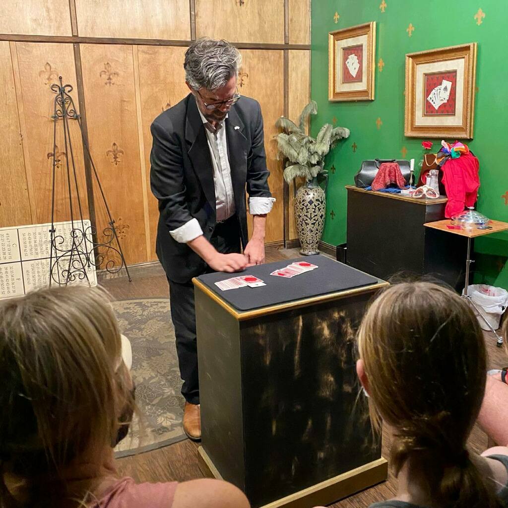 This magic show in Old Town, Florida, blew my mind! 

Kids were amazed!

Jeffo was performing different styles of magic. One of them is with cards and a news paper, when you sit very close to the table and can see all manipulations from different perspectives and still he ma…