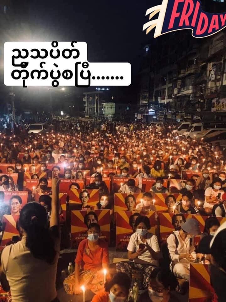 TinSoeYin2's tweet photo. #WhatsHapppeningInMyanmar Night Strike in Yangon even most places in Yangon are look like battlefields https://t.co/Gxz6p21yER