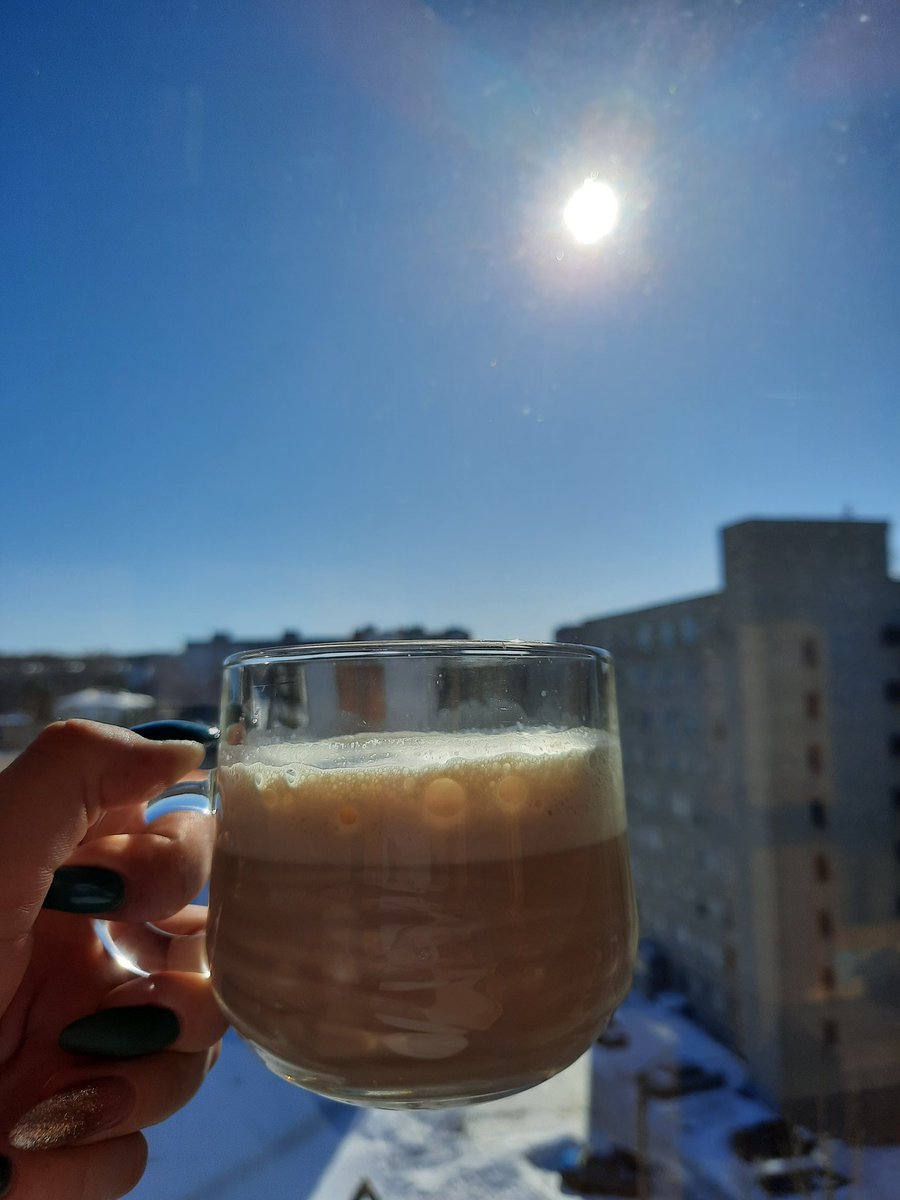 too_empty13's tweet photo. #shineforanna
Присоединяюсь к #PLAcoffee
Вообще, я не часто пью кофе, но иногда прям очень хочется. Сегодня приготовила себе вкусный раф (недобариста в деле). Надеюсь, у вас сейчас хорошая полоса в жизни. А если нет, то знайте, что все пройдёт, и вы будете счастливы 🖤 https://t.co/QF7PNicYRz