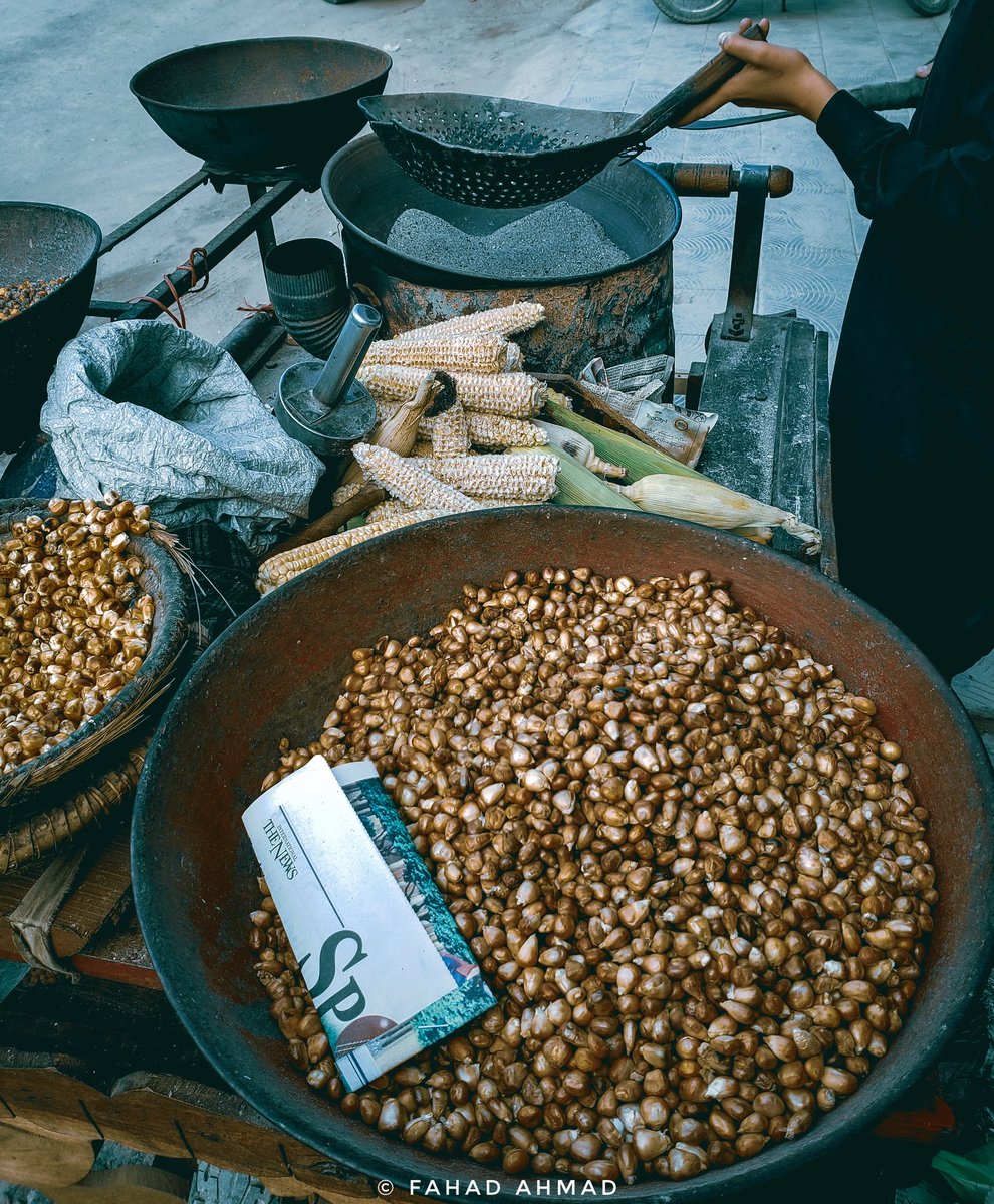 Fahad_Ahmad9's tweet photo. Lets have some street snack.
#Peshawar #streetfood #snack #corn #experiencepakistan #pakistan #SenateChairman 🤭 https://t.co/kRxbcGLYq5