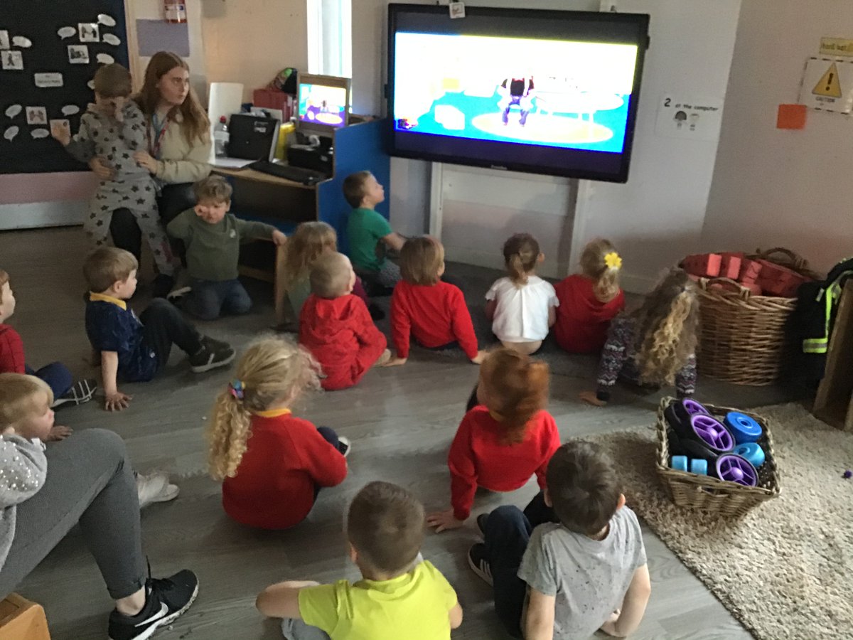 SerfsSt's tweet photo. The Clubhouse pod were playing movement games to practice their rhythm #active #healthy #keeptothebeat https://t.co/Q0F8WMeyNN