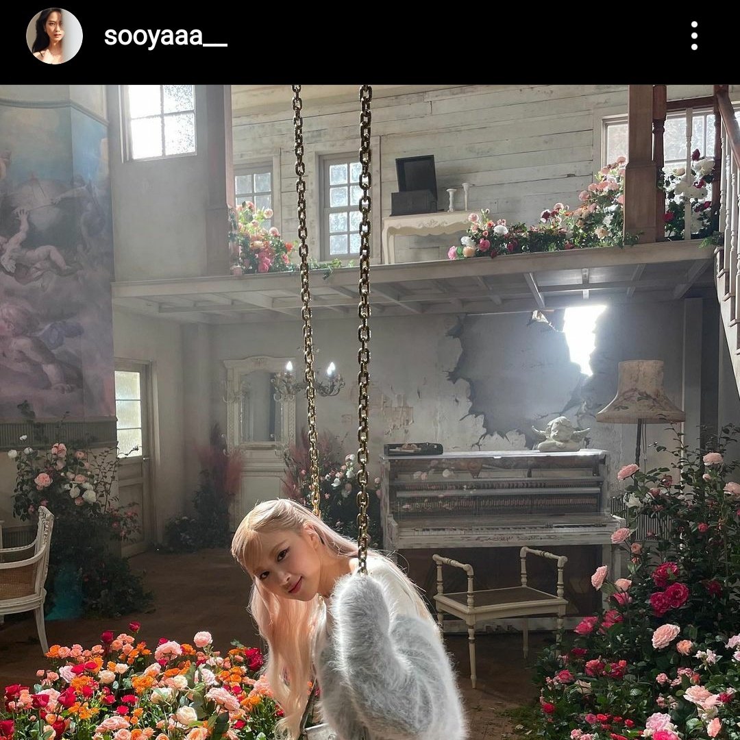 FinnOnTheSlope's tweet photo. reminds me...
#ROSÉ #OnTheGround 
💗🖤 https://t.co/2Z5ocAQCSn