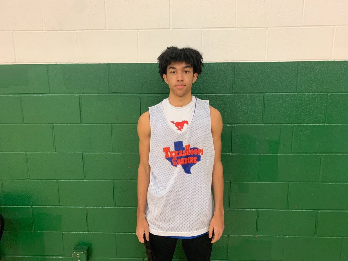 TexasHoopsGASO's tweet photo. #TopsInTexas
Marcus Alexander (@marcusa33)
6-2
2021
Richardson Pearce

Lengthy, good athlete, really good defensively, nice feel, nice change of speed, talented finisher. 

#TexasHoopsRivals #GASO #32Years https://t.co/pNwpqOuyIK