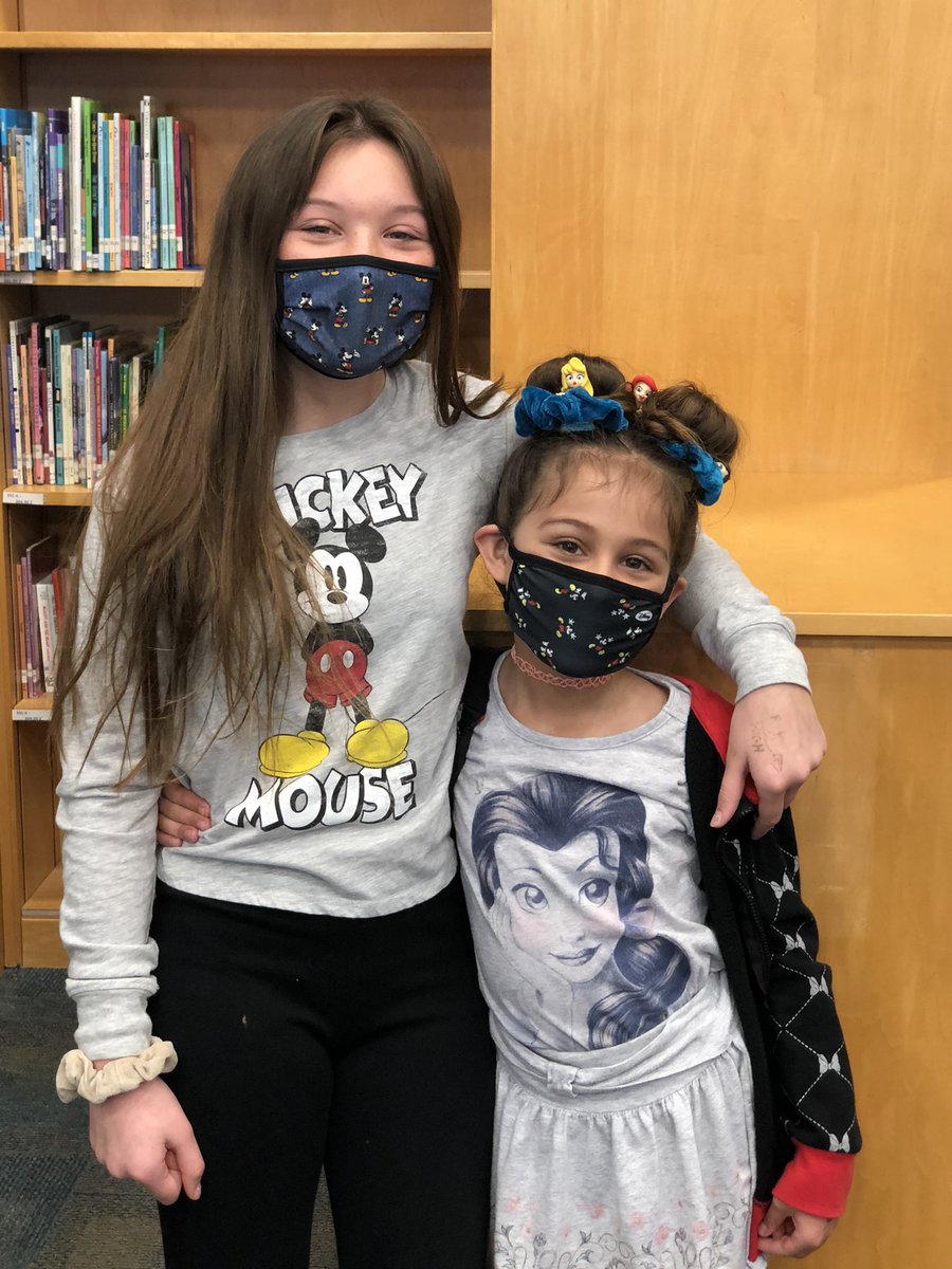 paulamott13's tweet photo. Love how these sisters &amp; students always participate in #spiritday @LinkhornParkES #Disney #sisters #vbits @vbschools #nothingcanstopus #lionspride @allyinvb @KScarbs @lpeslms https://t.co/t7cSKiWKm8