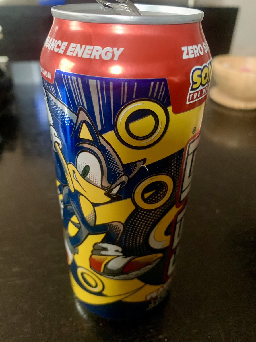 QuinnFox's tweet photo. Among the ingredients; kale, tart cherry, blueberry, broccoli? 🍒🫐 🥦
Gimme some rings, baby. 👁🗨
#sonic #SonicTheHedgehog #sega #gfuel #extremefocus @sincespacies @superjude81 @SonicRetweets @GFUELesports https://t.co/p9emsldhS0