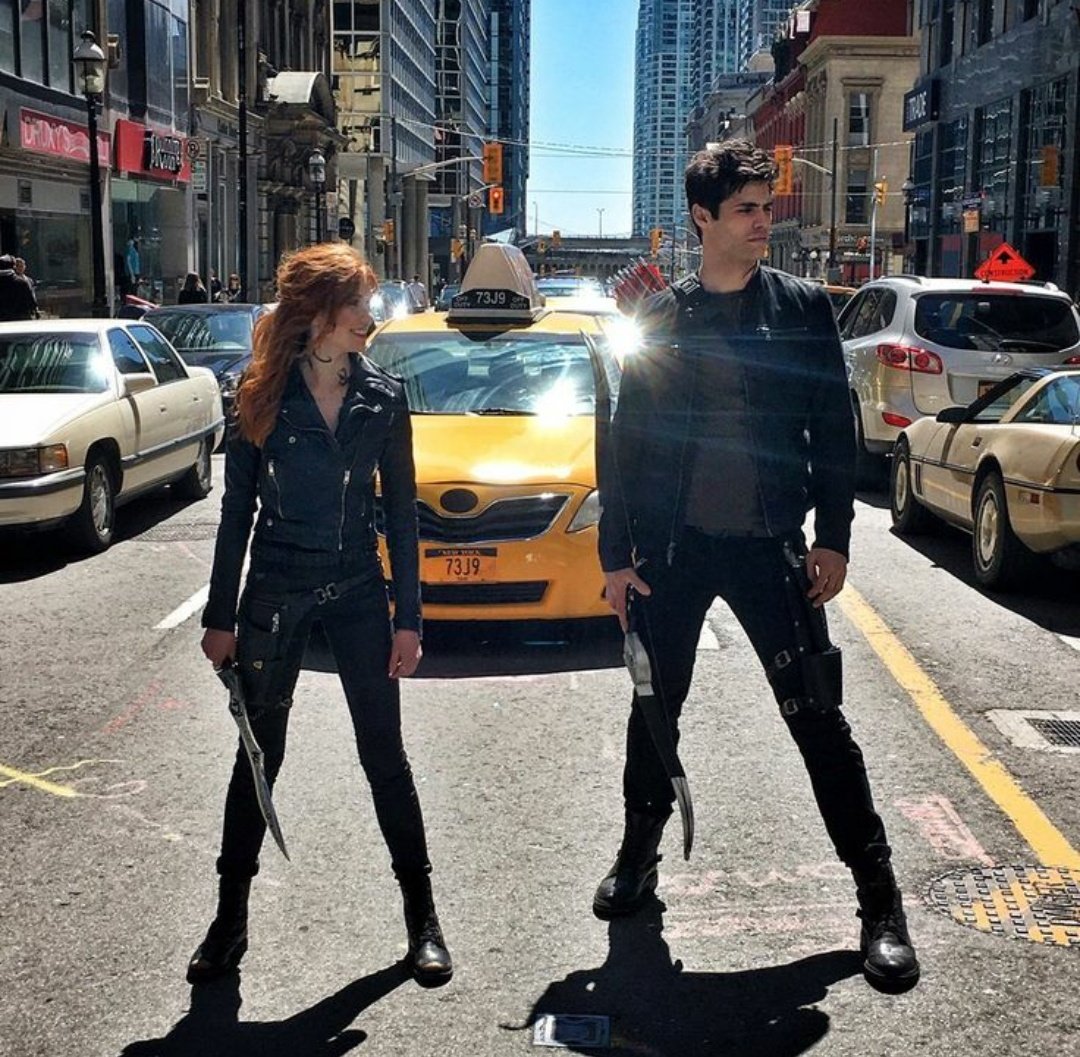 blackstairs_liv's tweet photo. Why did I never saw this picture before?! 🤍 #SaveShadowhunters #Shadowhunters https://t.co/0Epepil0oy