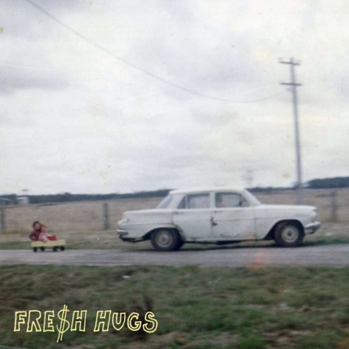 New Music Friday pt.2. The 'Fresh Hugs' EP from Melbourne's <a href="/tul_liah/">Tulliah</a> whose songwriting &amp; voice will wrench out your heart &amp; leave it in a bloody mess on the floor. Produced by Dean Tuza, mastered by <a href="/mattcolton/">MattColton</a> and mixed by me.
music.apple.com/gb/album/fre%2…