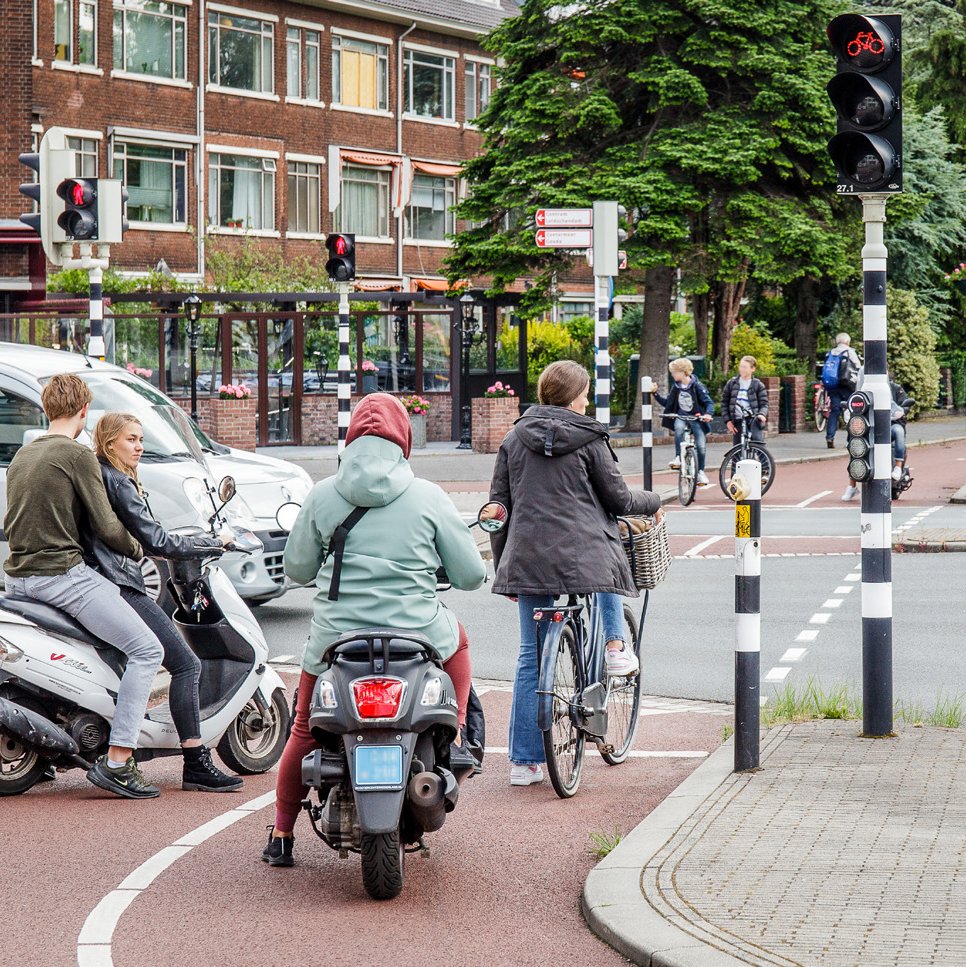 PetervderKnaap's tweet photo. Onderzoek naar kennis over #verkeersveiligheid bij Nederlandse #gemeenten: overwegend goed, maar veel respondenten schatten de effectiviteit van #voorlichting en #educatie te hoog in.

https://t.co/bTBp1CMfH7 https://t.co/hTly3QrNHq