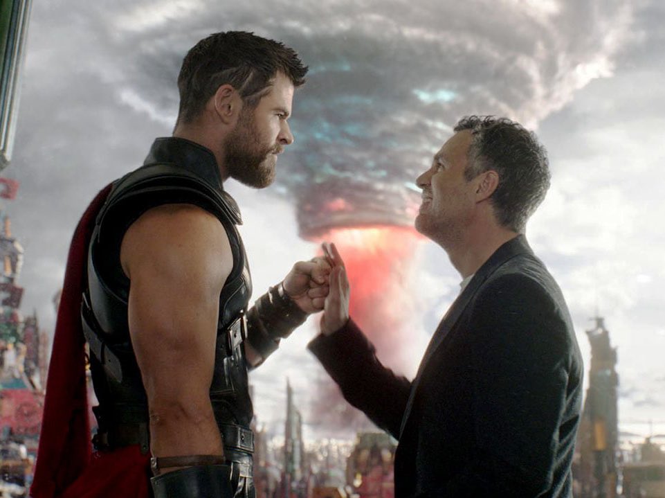 RT @finelinethor: the height difference between bruce and thor https://t.co/3jqa14AsCI