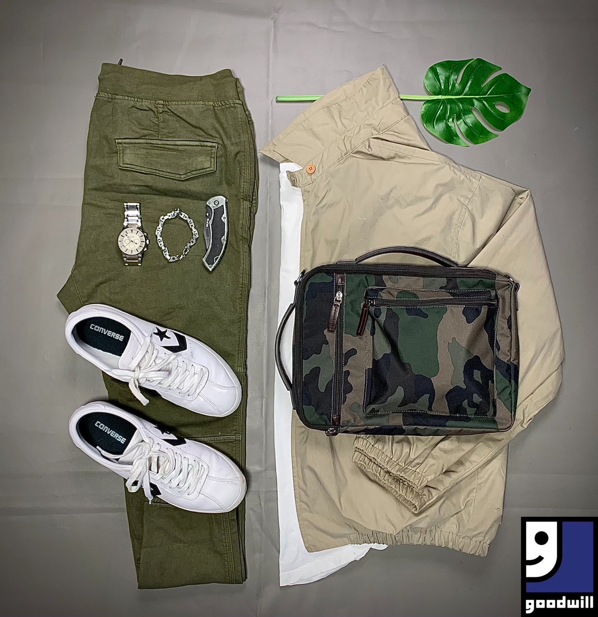Goodwilletx's tweet photo. Have a nice weekend. #streetstylelounge #goodwilletx #bojaxstyle #mensfashion #flatlay #bringgoodhome https://t.co/RxsmU0edeh
