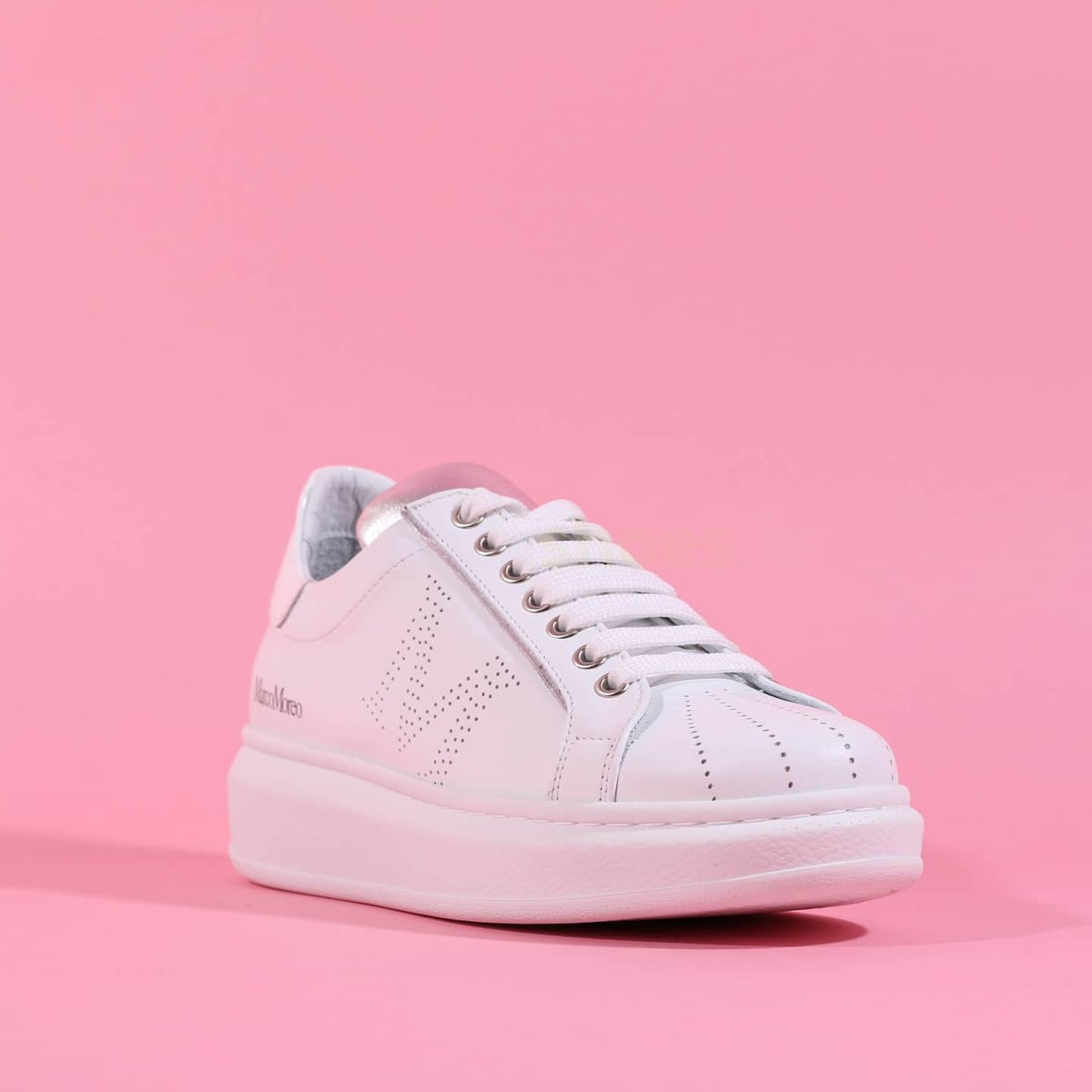 We ❤ our white Marco Moreo styles this season! Restocks incoming for some of our best selling styles - they are currently being handcrafted in Italy 🇮🇹😍