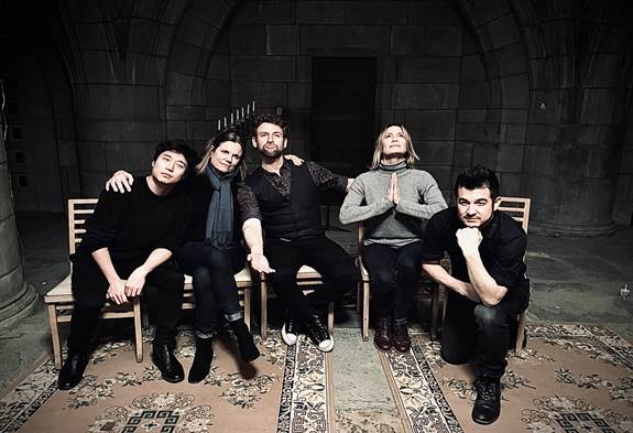 RoynetMusic's tweet image. #TimeforThree (@tf3) have showcased two songs: “Over the Pines”, and &quot;My Name is Edee&quot; which are the center of the score for Robin Wright’s directorial debut, “Land”. 🎥🎞️ This film recently debuted at Sundance, where the band played the Virtual ASCAP Sundance Café. 👏