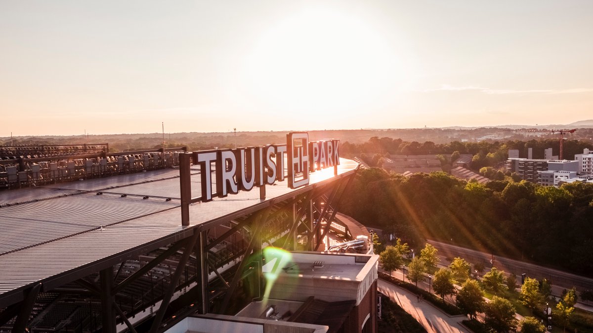 Braves's tweet image. #Braves to host fans at @TruistPark in 2021, beginning with 33% capacity for the start of the season.

More info: braves.com/updates