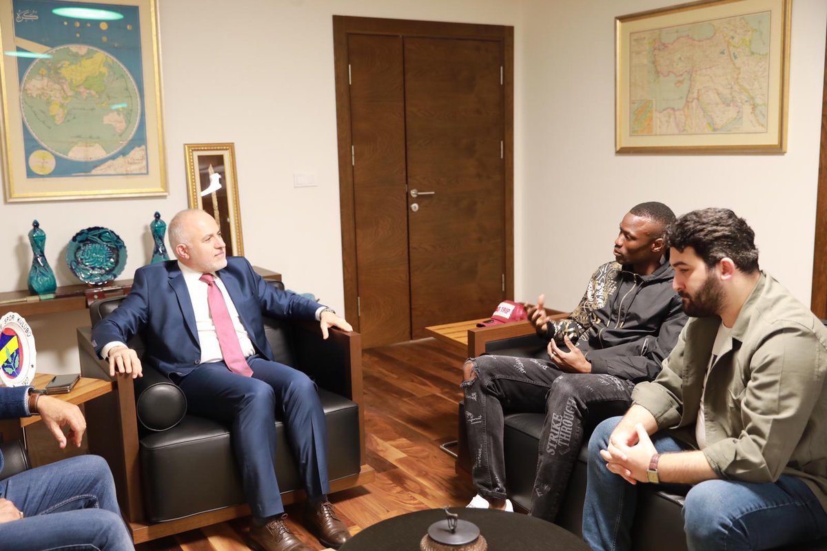 ThiamFoundation's tweet photo. Mame Thiam Foundation olarak Senegal ve Türkiye'deki insani yardım alanında gerçekleştirilecek olası işbirlikleri için @Kizilay'a misafir olduk

Misafirperverliğinden dolayı Kızılay Genel Başkanı @drkerem Bey'e teşekkür ederiz. https://t.co/VEuor3jRew