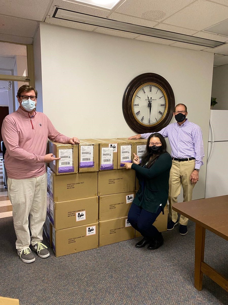 GCSagents's tweet photo. GCS Agents is proud to support the efforts by ApSeed to distribute 484 Seedlings to the Long Island City PAL in New York. A big thank you to the agents along with the local #community, a wonderful group of high school students and retired Ophthalmologist Dr. Reynalds, who helped. https://t.co/S71vy2qFDN