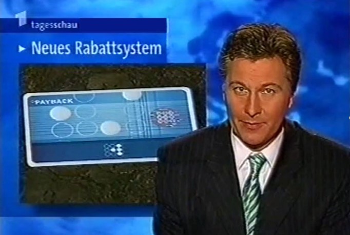 Presse_PAYBACK's tweet image. PAYBACK wird 21 Jahre jung! 🎂Im März 2000 war ein Multipartner-Bonusprogramm für den Handel eine absolute Premiere und Thema in der #Tagesschau! Heute punkten schon über 10 Mio. Kunden mit unserer #PAYBACKApp, die Karte im Bild ist ein Liebling für Sammler! #happybirthday