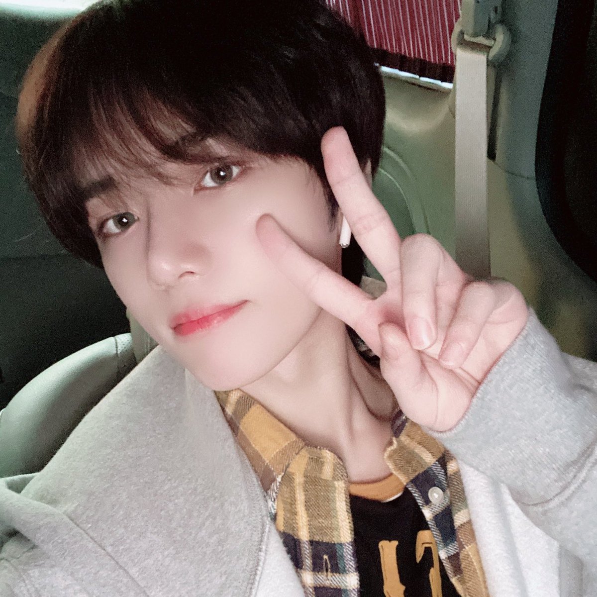 Poop_Poop___'s tweet photo. 따뜻한봄날요정처럼내려온아기곰돌이
#따뜻하다_빠방이_생일이_오려나봐
곰돌이가숲의요정과생일파티중
#WalkingTheMazeWithBeomgyu 
아기곰돌이의이번생일도특별하길
#OurProducerBeomgyu 
그리고모아들과행복하게보내길바래 https://t.co/kVgwzIB8sF