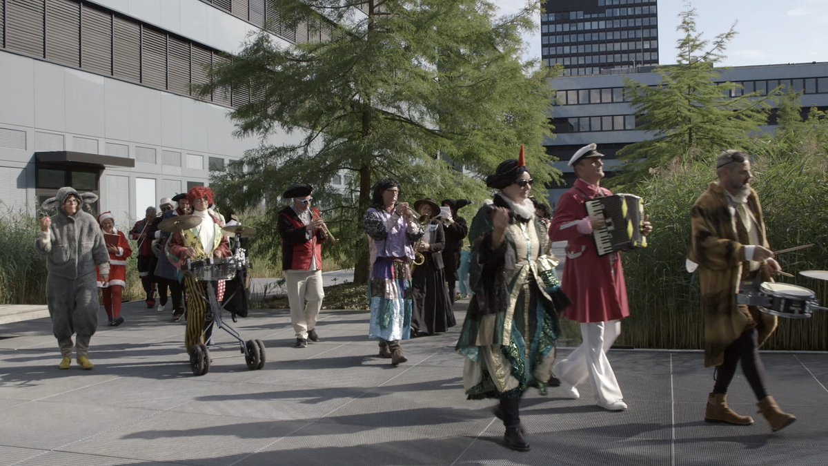 SWISS_FILMS's tweet image. DER AST AUF DEM ICH SITZE by Lucia Schmid is nominated for the prestigious German Grimme Award @grimme_institut in the category Information &amp;amp; Culture. The film was coproduced by Swiss @DschointVentsch Congrats! #swissfilms #swissdocs
bit.ly/30IQ5o9