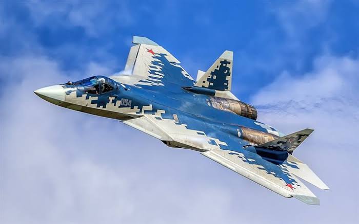 AfricaFactsZone's tweet photo. Algeria signed a deal to acquire 14 Su-57 Russian stealth fighters, making it the first African country to purchase fifth-generation stealth fighters. https://t.co/yO48Xr1kev