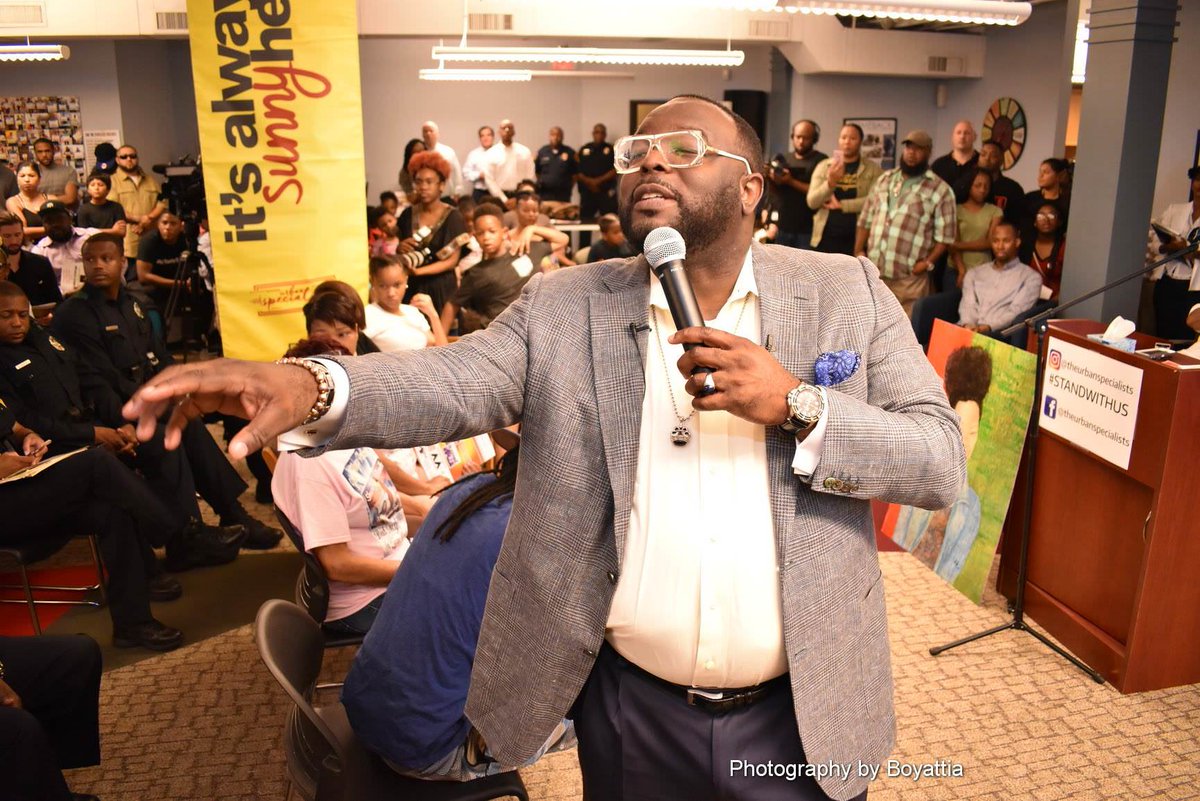 RobertWilonsky's tweet image. Bishop Omar Jahwar, who spent the last 25 years working to end gang violence in Dallas, died yesterday of #covid19-related complications.

I wrote about him just one year ago, when he was finally invited to Dallas City Hall to address the City Council.

dallasnews.com/news/commentar…