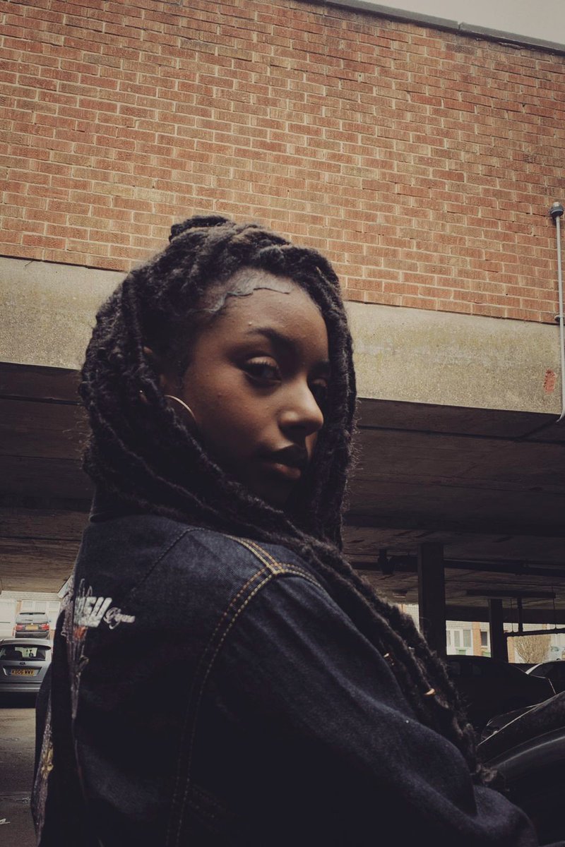 Well, my first editorial shoot as the head hairstylist went well. Shoots for <a href="/vipermagazine/">Viper Magazine</a> x <a href="/envisu/">Encarnación Vicente </a> 🤌🏾🤍 #Manifest