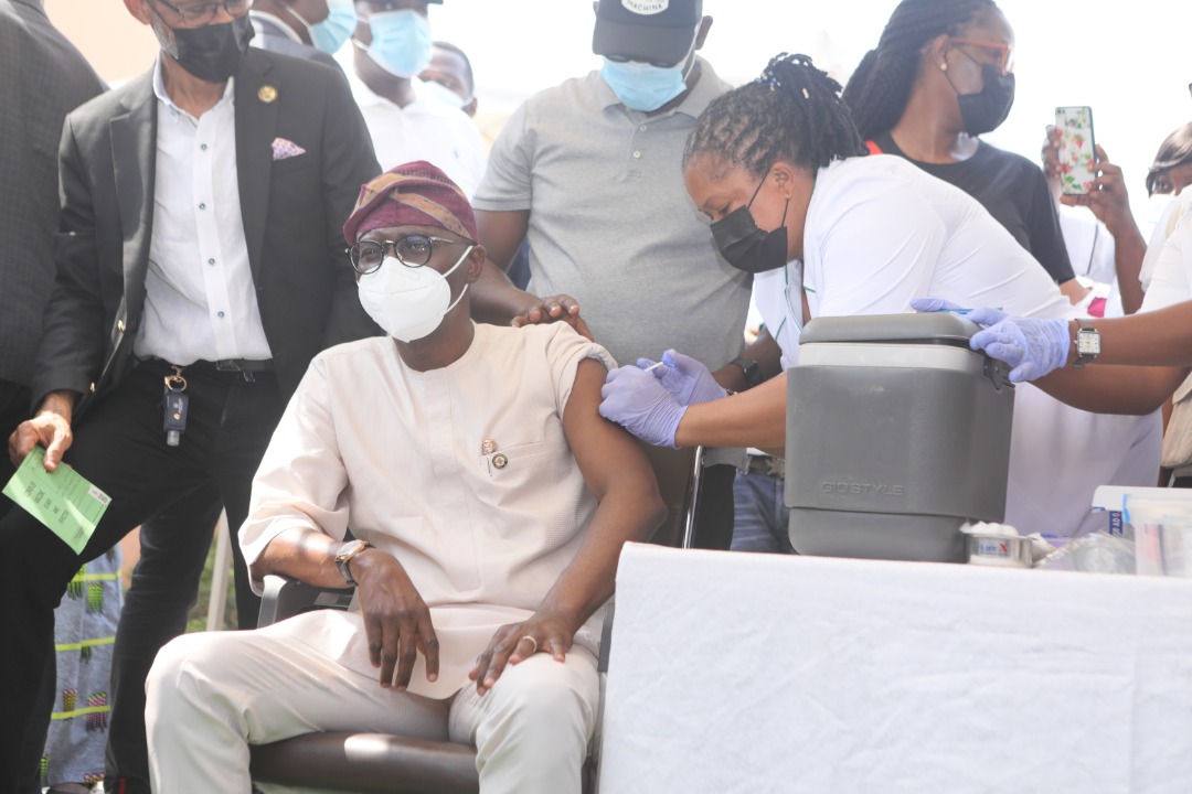 UNICEF Nigeria on Twitter: "#vaccinated Executive Governor of Lagos state  @jidesanwoolu, became the second person in Lagos to receive the #COVID19  vaccine. The vaccine was administered at the Infectious Disease Hospital,  Yaba. #