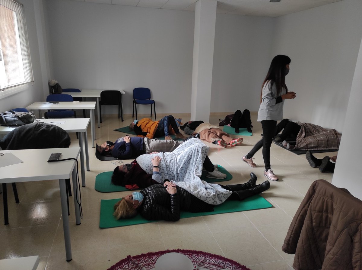 Multimediatgn's tweet photo. Una de les sessions del curs INTEL·LIGÈNCIA  EMOCIONAL, espectacular!!!! #multimèdia #multimèdiatarragona #formació #tic #torredembarra #formaciósubvencionada #multimèdiaformació #cursosgratuïts #inteligènciaemocional
#cursinteligenciaemocional #emocional #nievesnavarromuñoz https://t.co/kGtfTYHGYT