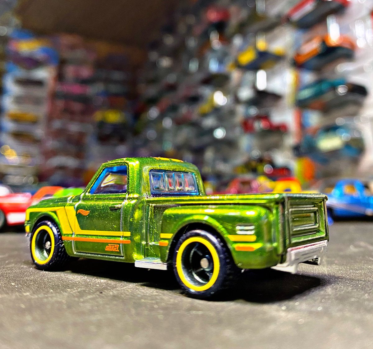 007Efrain's tweet photo. 69 Chevy custom 🤢 #chevy #chevytrucks #chevycustom #customchevy #69chevy #trucks #truck #hotwheels #hotwheelschevy #hotwheelscollector #lapuramantecadellechon #bandahotwheelera #hotwheelsmalaysia #hotwheelsmexico https://t.co/BogJArZVED