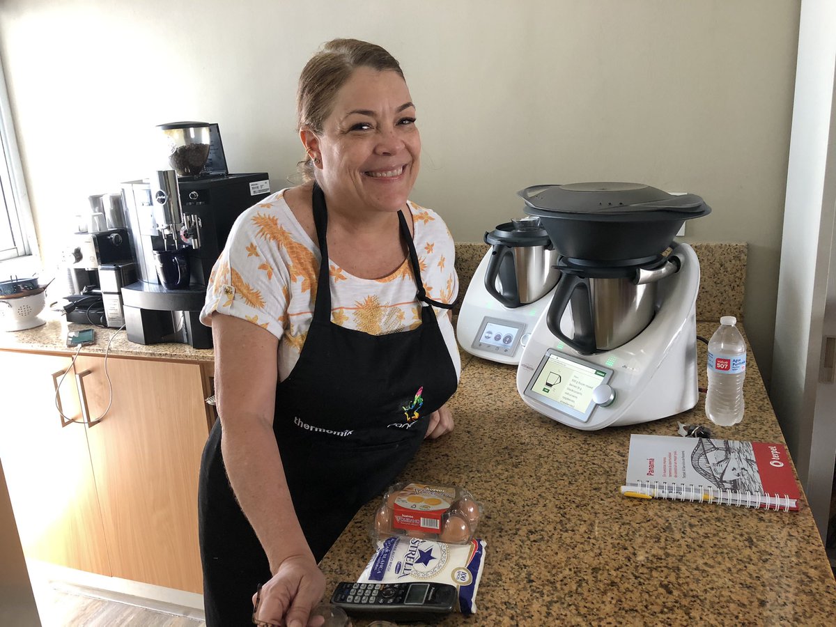 Hoy estoy con mi Master Jedi <a href="/elenamhernandez/">Еlena Hernandez 🇵🇦</a> aprendiendo a usar juguetes de cocina!!!🤩🤩🤩