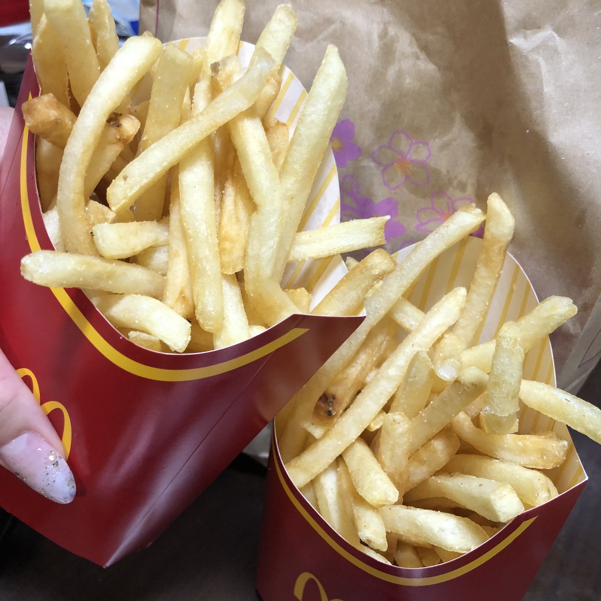@shiosasababa このあとウーバーでマックのポテト頼んで貪ったぉ https://t.co/sy7TeuiQLD