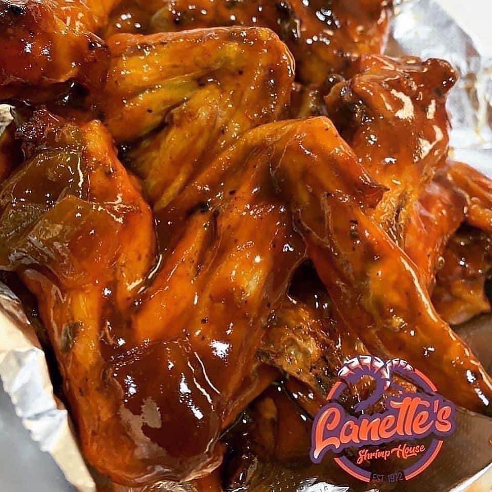 lanettes_shrimp's tweet photo. Lanette’s Exclusive BBQ Ribs &amp; BBQ Whole Wings 🔥 Friday’s &amp; Saturday’s Only • 5pm-10pm. Online ordering available at https://t.co/yPZsdSrDuV

#detroit #detroitfood #detroitbbq
#detroiteats #detroitrestaurants https://t.co/2v44lk14Di