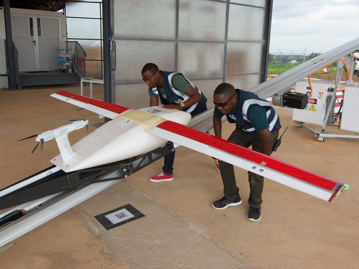 AfricaFactsZone's tweet photo. Ghana has become the first country in the world to deliver Coronavirus vaccines to rural areas with drones. https://t.co/GZxnGru7aa