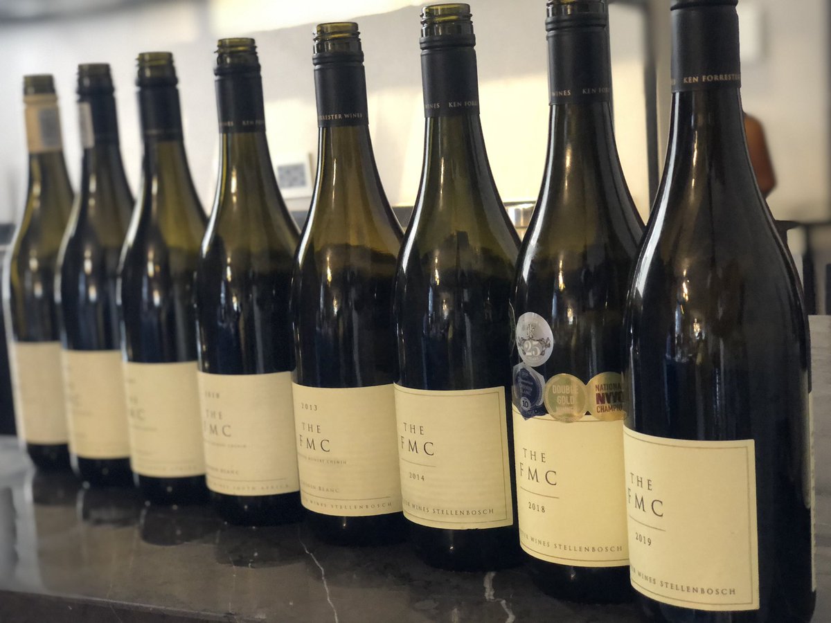 TsepangMolisana's tweet photo. 20 Years of Innovation
“There was big rain in the Cape, that’s why I got the day off.”
@KFwines in Joburg for a rare, retrospective tasting of the FMC @CheninBlancSA - in two flights, we tasted the 2006, 2007, 2009, 2010 - then the 2013, 2014, 2018 and 2019
#FMC20
#KenForrester https://t.co/H0sNVoHPJQ