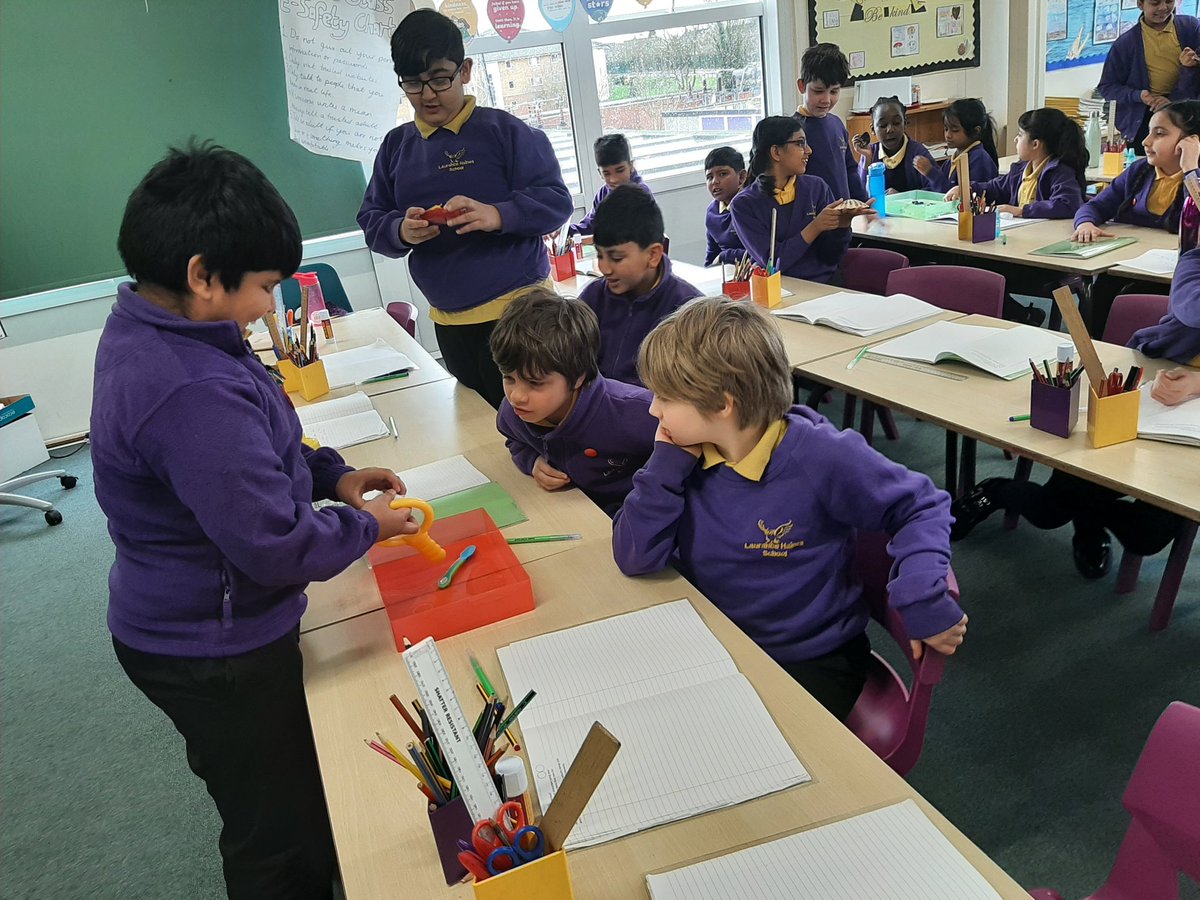MissEdwardsLHS's tweet photo. Year 4 worked as beach detectives investigating some flotsam and identifying who it may belong to. @HeadLHS @LHS_Watford @MissBurrellLHS @LHS_Blackstaffe @MrsgreenLHS @MrsShehzadLHS https://t.co/vuOUC6YoAF