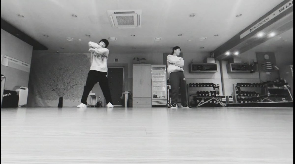 justxxx131_'s tweet image. BRB, IM CRYING! 😭😭😭😭

DON&apos;T TOUCH ME! HE&apos;S BACK! HE IS FVCKING BACK! KIM HANBIN IS BACK! 😭🤧🤧🤧

#HANBIN131LABEL #Back_On_Track #131LABEL #BI #비아이 #131EXCLUSIVE