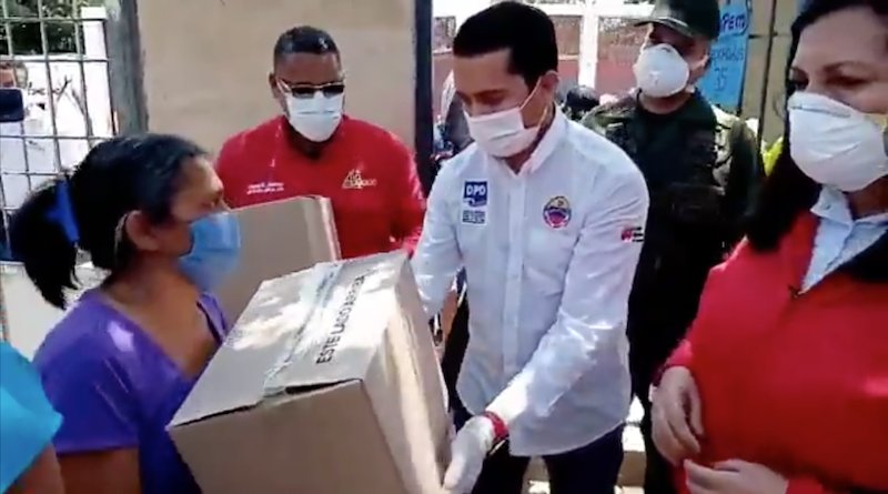 MinAlimenVen's tweet image. 5 AÑOS DE COMPROMISO | En medio del bloqueo criminal, los #CLAP han surgido como herramienta fundamental para garantizar al pueblo el sagrado derecho a la alimentación. Por eso conmemoramos estos 5 años el esfuerzo y compromiso con todos los venezolanos.
#CLAPGarantíaDePaz