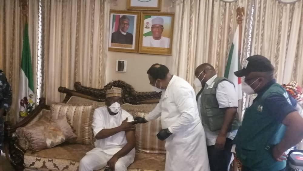 RealAlabiKayode's tweet photo. Today, His excellency @RealAARahman and I took our first dose of the Oxford AstraZeneca COVID-19 vaccine.

I’ll like to emphasize that the immunization is free of charge and safe for use. I therefore implore Kwarans to join in the fight against this deadly virus. https://t.co/kxRebnfnLH