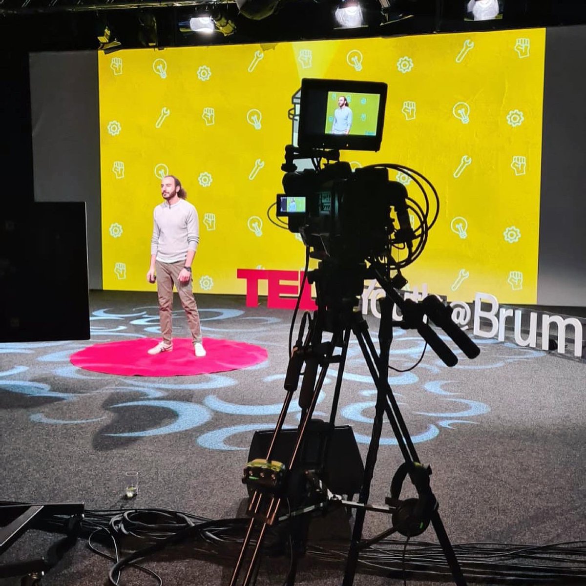 🎬🎬 Lights, camera, action!

✅ Set looks amazing 
✅ Speakers on top form 
✅ <a href="/drpgroup/">DRPG</a> &amp; <a href="/brumhippodrome/">Birmingham Hippodrome</a> being the best support team

#TEDxYouthBrum #InsertFutureHere