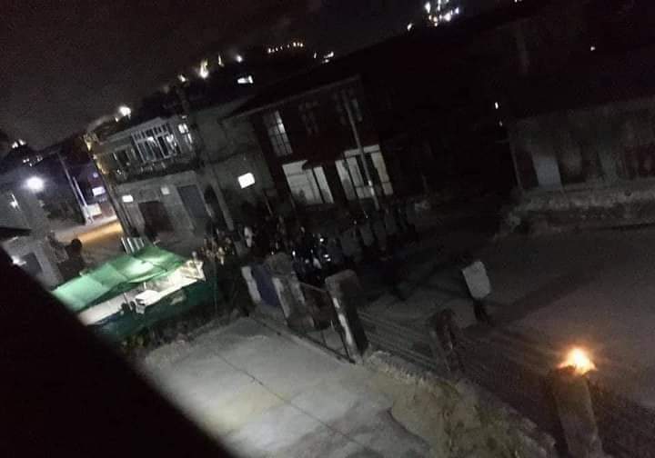 TW // Graphic Content
Situation in Mogok is still intense!Military Terrorists raiding inside th houses and destroy the civilians' properties, beating the people &amp; arresting the night guards!No: of arrested people still cannot confirmed yet!
#Mar12Coup
#WhatsHappeningInMyanmar