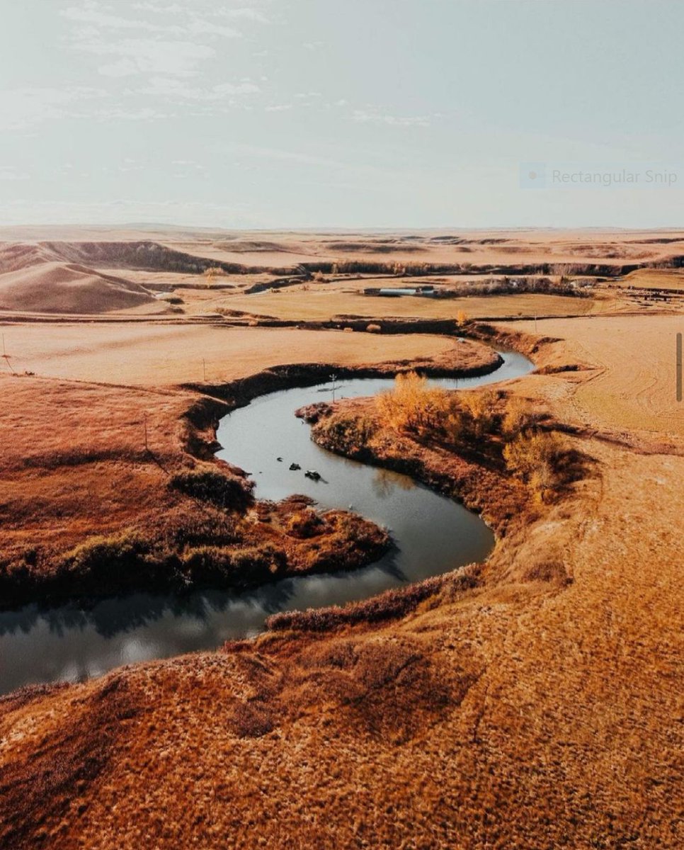 TravelAlberta's tweet photo. Spring is in the air here in Alberta. The sun is a bit warmer &amp; the clocks are springing ahead this weekend, meaning extra daylight to enjoy our beautiful province!

*Please stay local, support local &amp; enjoy your local communities w/ your family cohorts.

📷: @AustinKnibb via IG https://t.co/KxDLEsf8JL