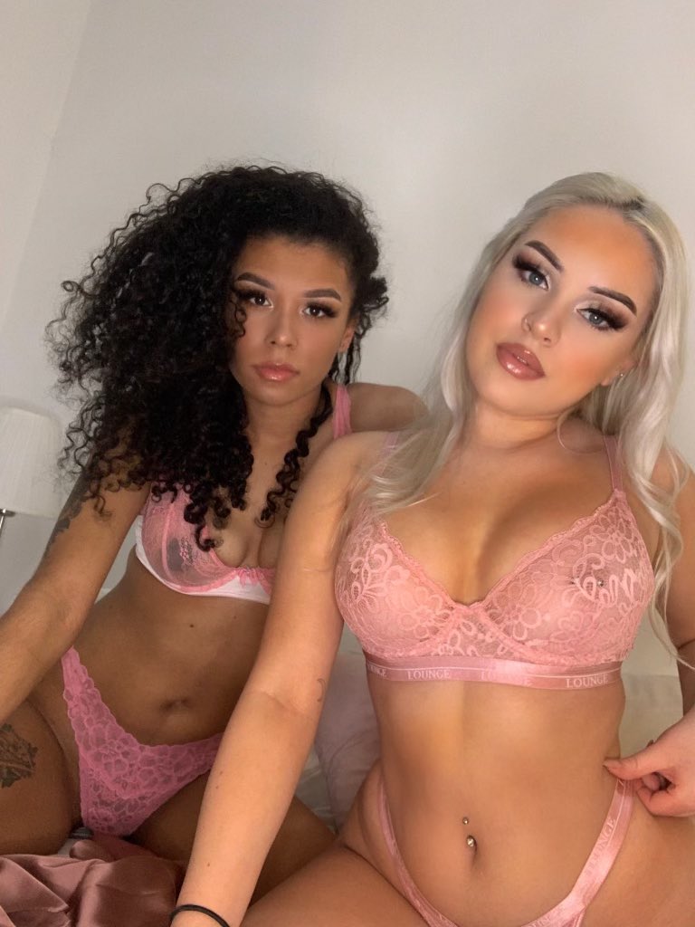 mlx410's tweet photo. Retweet for a free nude of us ���� https://t.co/Bnp4FEwJ01