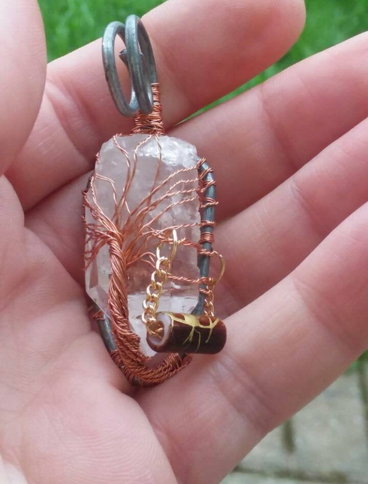 innovisjewelry's tweet photo. Excited to share the latest addition to my #etsy shop: Quartz tree of life with swing wire wrapped pendant #innovatedvisions #handmade #bead #copper #silver #pendant #handwrapped #handwrappedjewelry #oneofakind https://t.co/QlDDtHiCri https://t.co/61Zuw4TCmJ