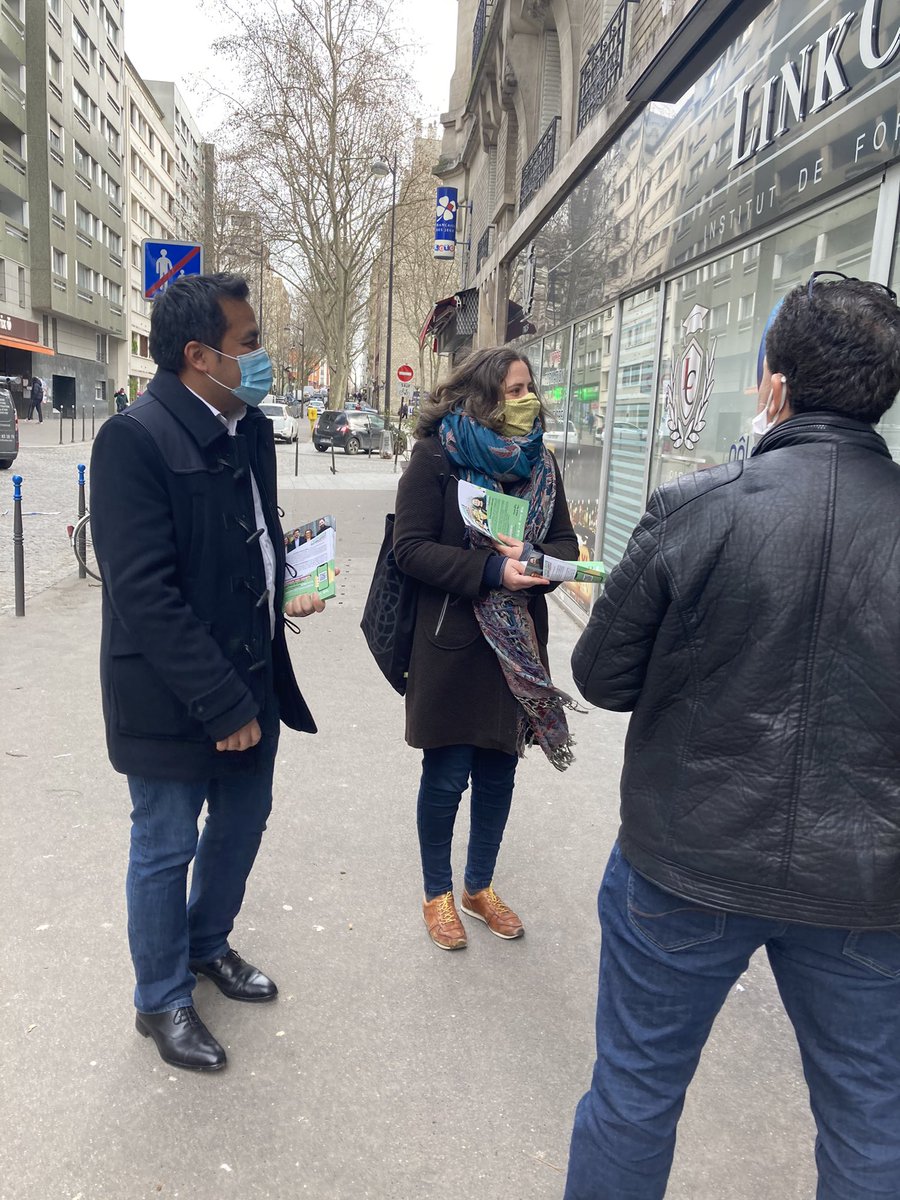 antoinetteguhl's tweet photo. Avec @nathaliemaquoi, nous rassemblons les citoyen-nes au delà de nos formations écologistes, ici avec @ValeryVuong dans le quartier #saintblaise 
@GenerationsMvt @EELV_Paris https://t.co/izrGpB11OQ
