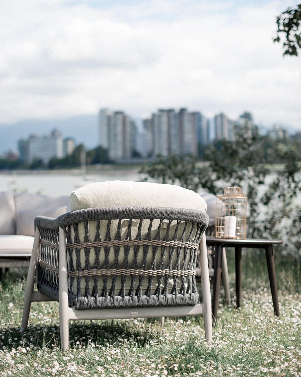 LandWicker's tweet photo. Style that exudes elegance, discover the Coconut Grove Collection
#Ratana #RatanaFurniture #calgary #kelowna #victoria #beautiful #furniture #interiordesign #design #homedecor #exterior #furnituredesign #home #decor #modernpatio #allweather #modern #contemporary #alberta #canada https://t.co/8VDmJAmJMz